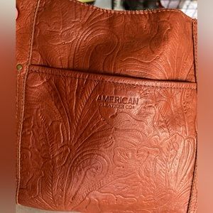 Leather purse made by American Leather Co.